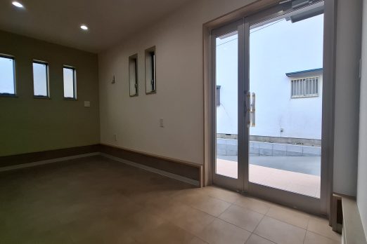 20250822 120349 522x348 - 【神奈川県綾瀬市】シンプルデザインで魅せる平屋店舗