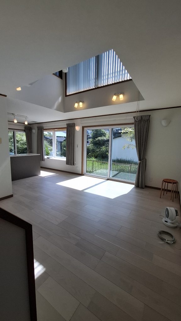 20250925 125838 576x1024 - 【リフォーム】藤沢市内リフォーム工事～外壁と室内リフォームで魅力を再生～