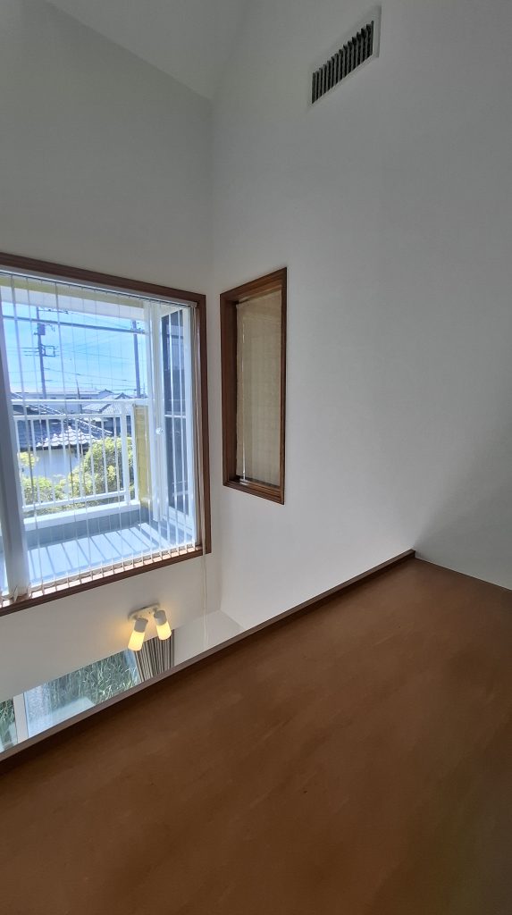 20250925 125853 002 573x1024 - 【リフォーム】藤沢市内リフォーム工事～外壁と室内リフォームで魅力を再生～